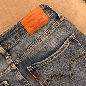 Levi’s 721 High Rise Skinny Jeans Size 27